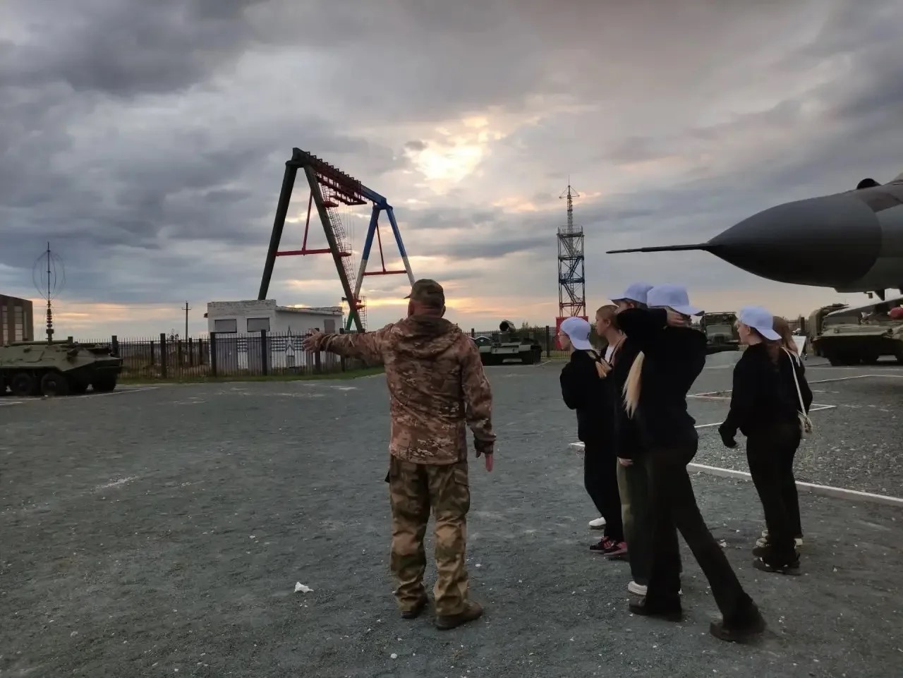 Пока остальные команды продолжают прибывать в Уфу, участники из Пермского края, Оренбургской и Пензенской областей и Республики Башкортостан уже побывали на экскурсии по парку «Патриот».