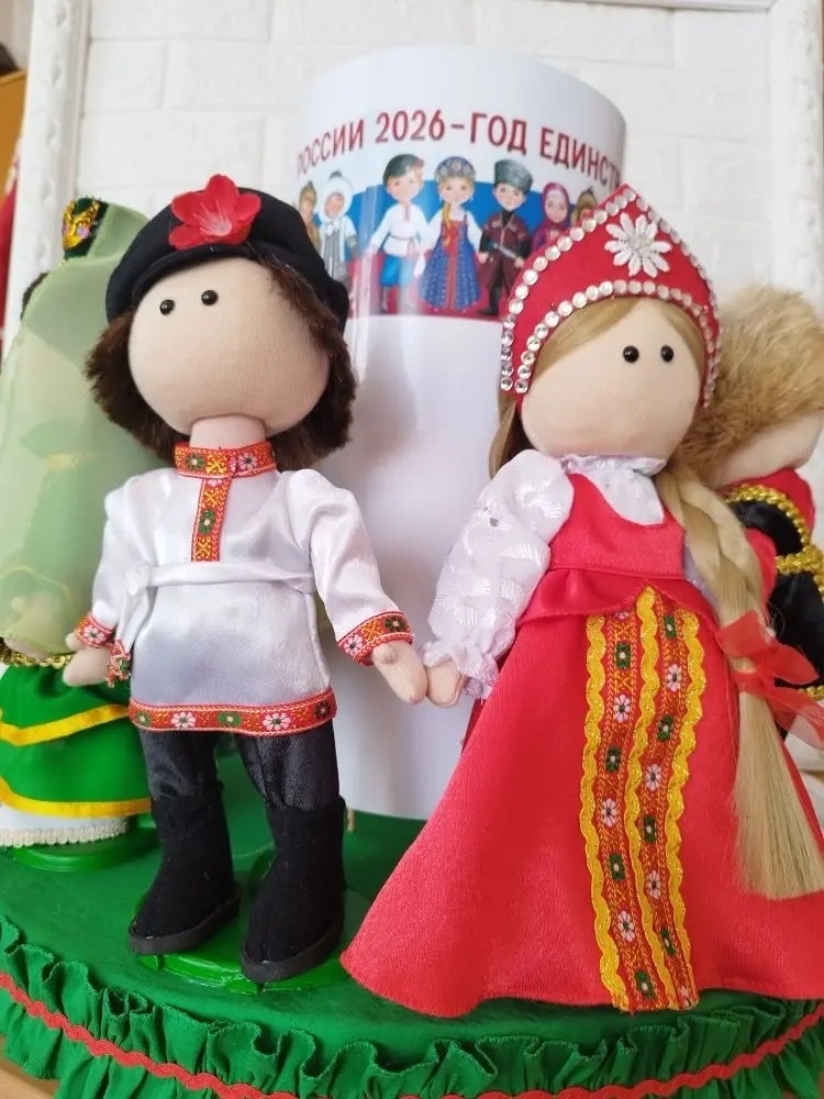 Хоровод Дружба народов. Тойкиева Диана Сергеевна, Дульцева Валерия Валериевна