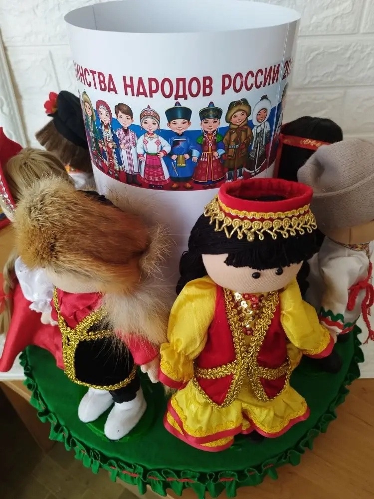Хоровод Дружба народов. Тойкиева Диана Сергеевна, Дульцева Валерия Валериевна