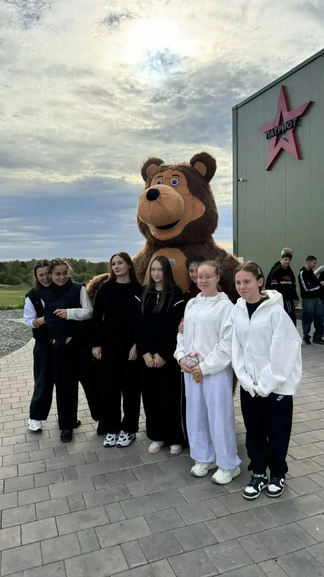 Встречаем делегацию Кировской области! Ребята уже на месте, знакомятся с участниками и готовятся к насыщенной фестивальной программе.