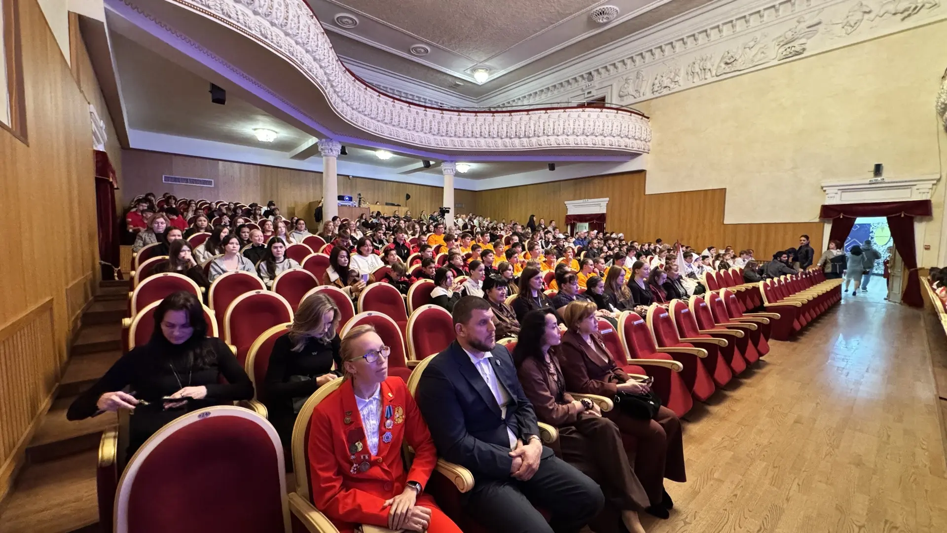 Церемония закрытия окружного фестиваля «Вернуть детство» начнется совсем скоро